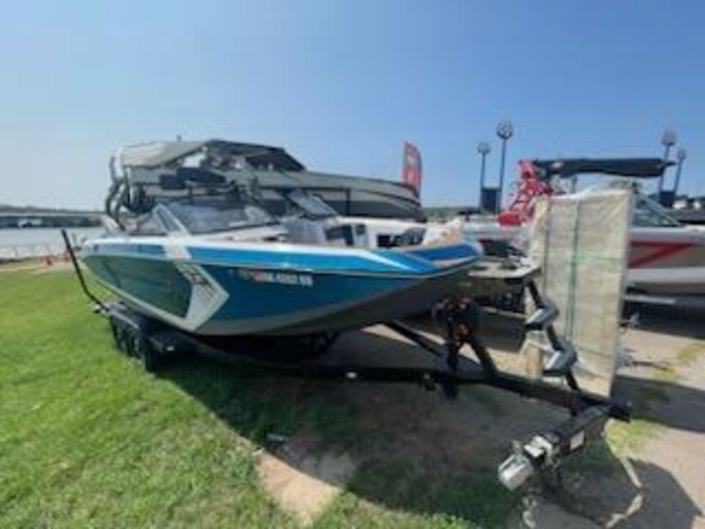 boat.Title