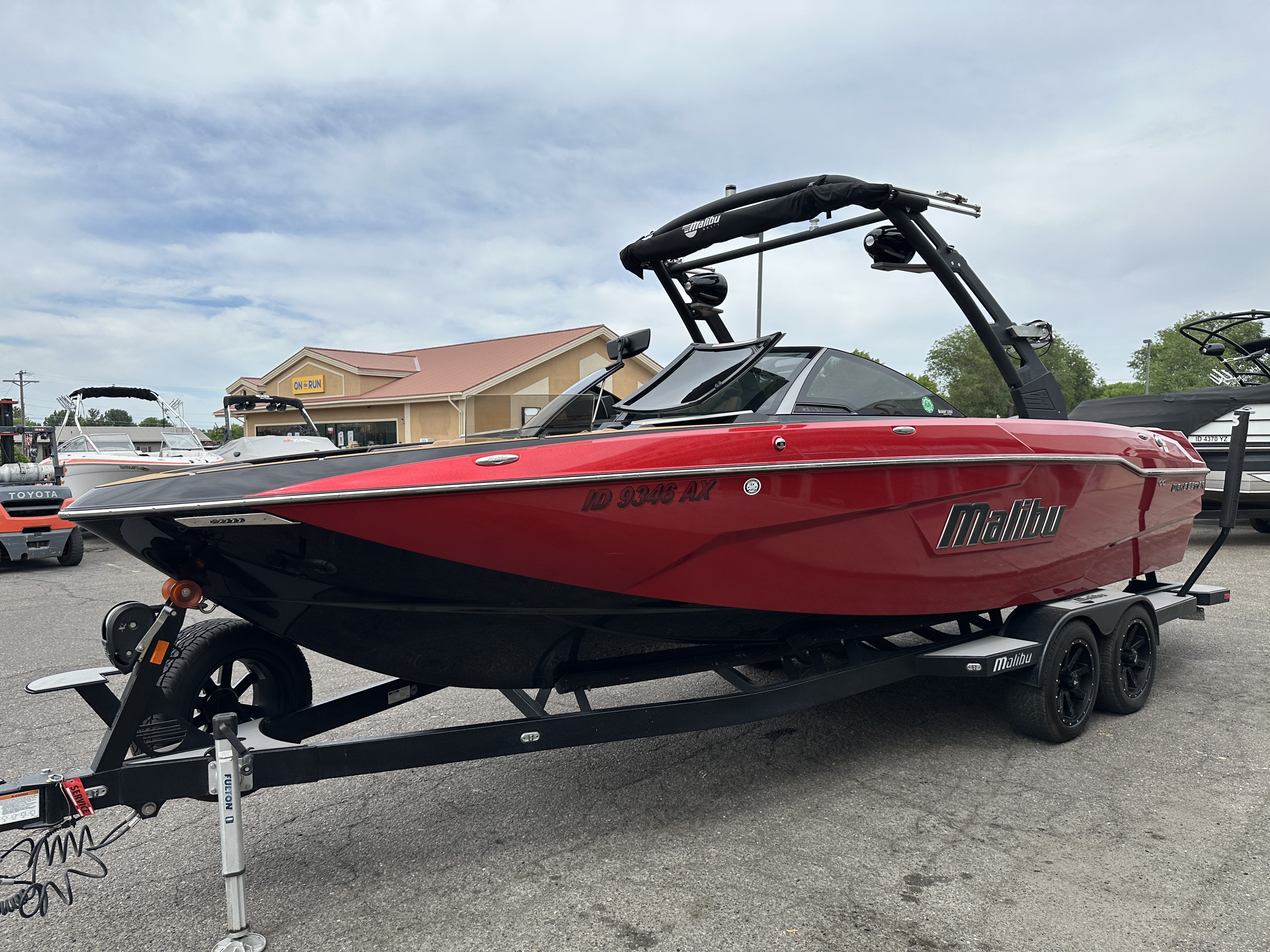 2019 Malibu Wakesetter 25 LSV