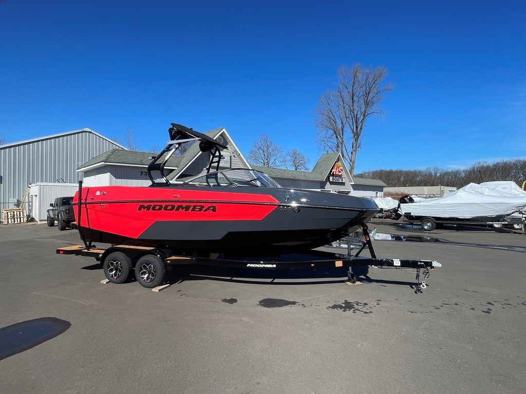 2025 MOOMBA Max