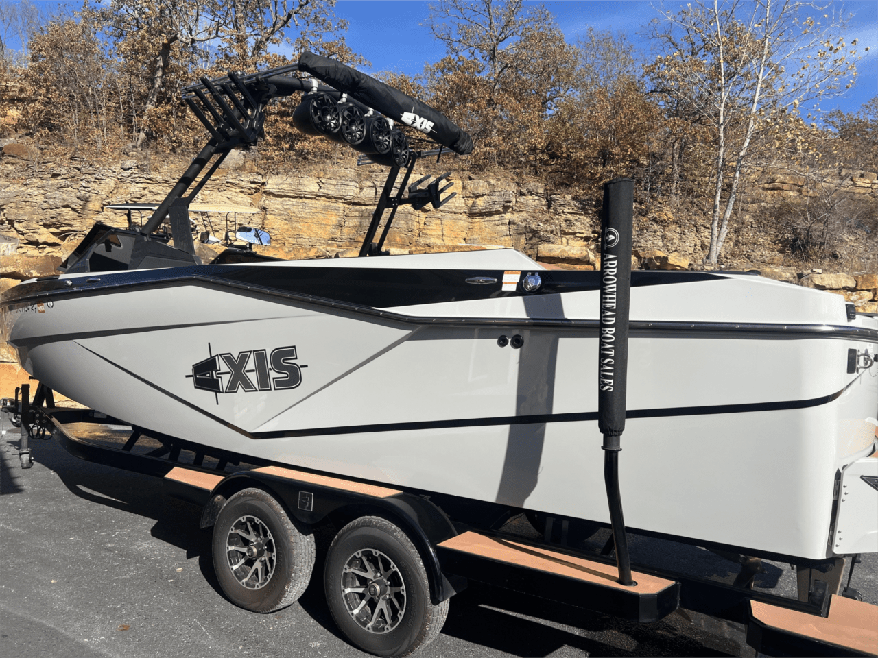 2023 Axis T250