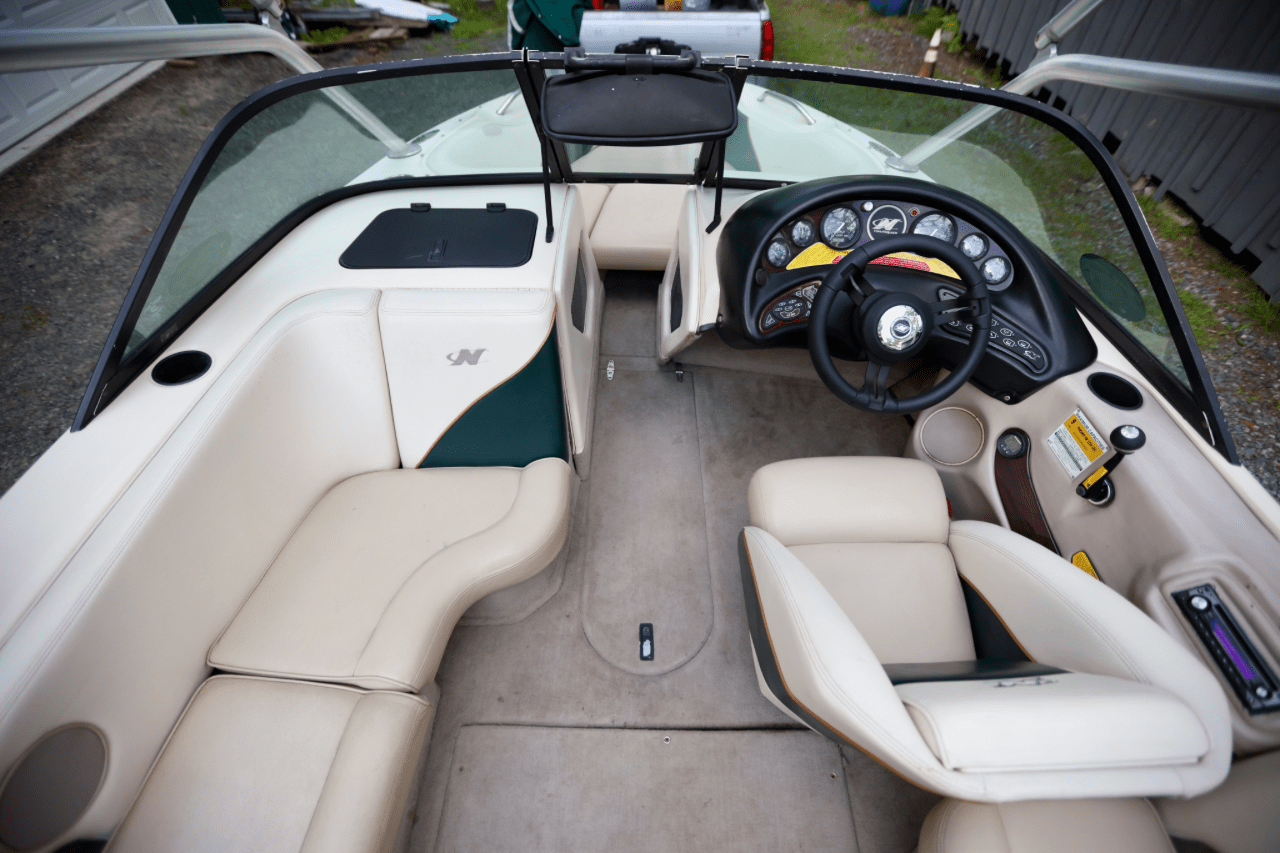 2000 Nautique Super Sport 210