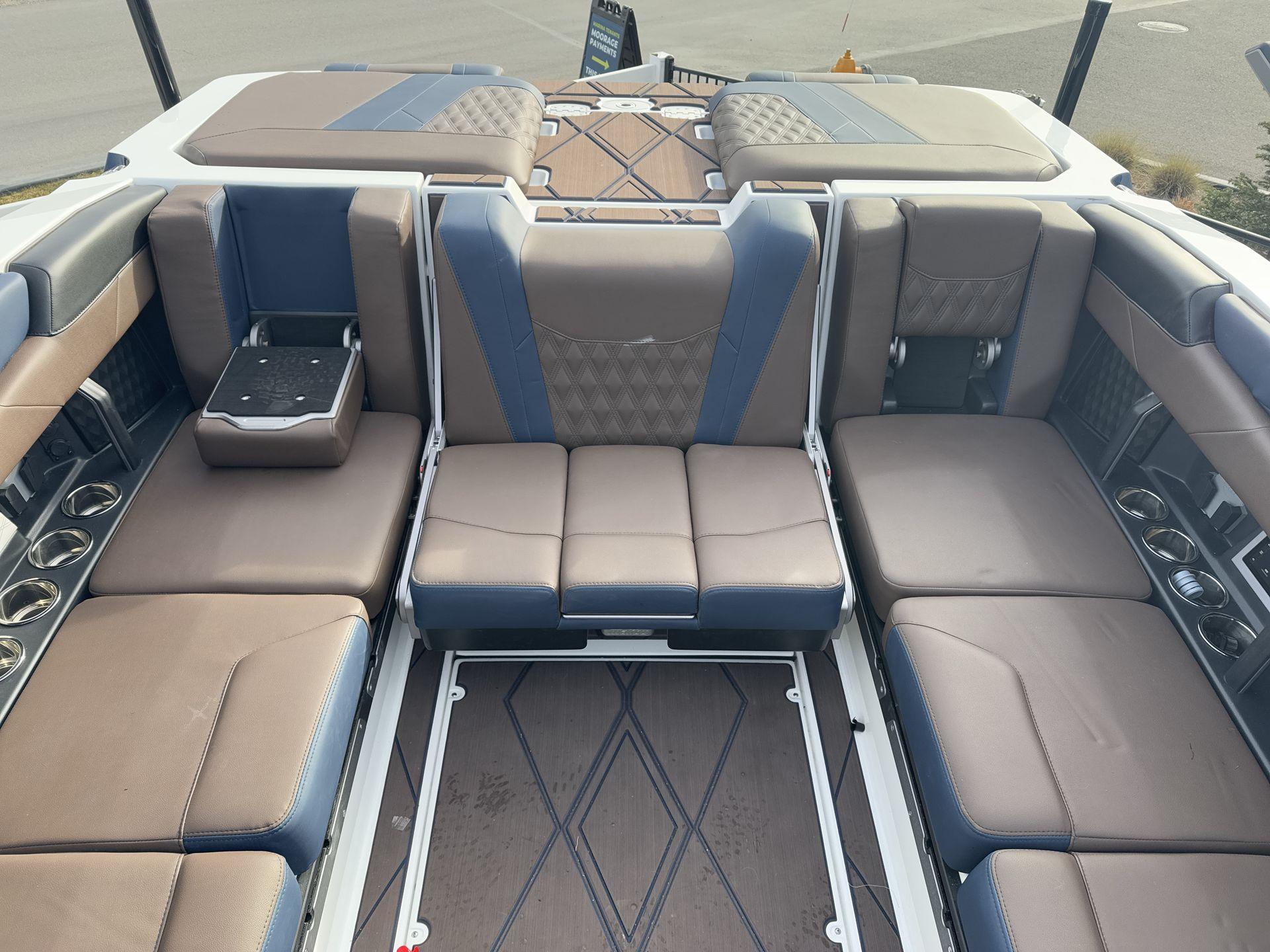 2025 Malibu M230