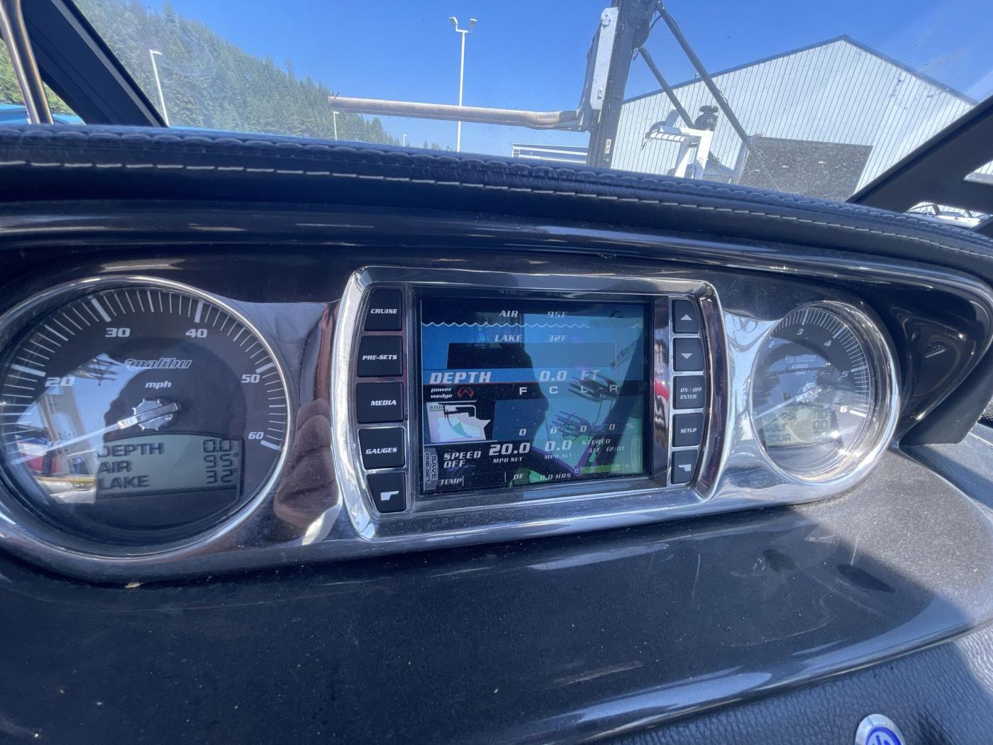 2013 malibu 22-MXZ