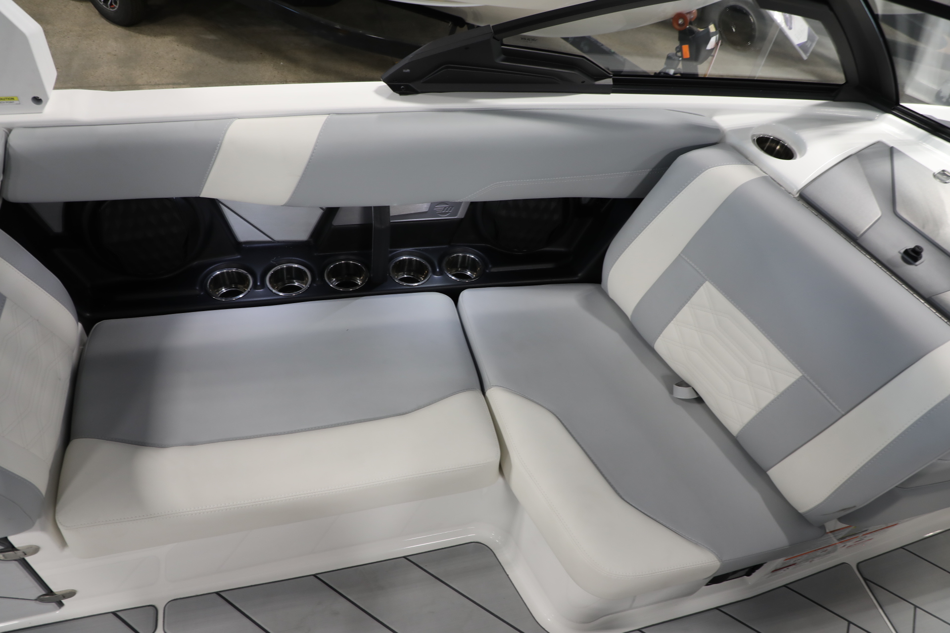 2024 Malibu 26LSV