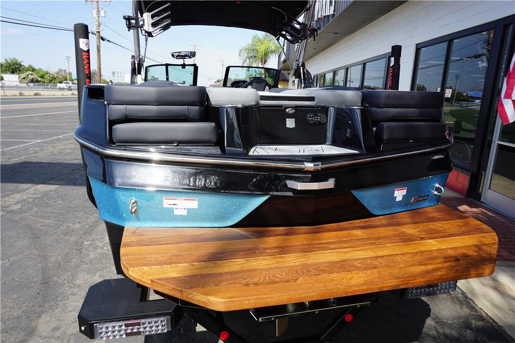 2024 MasterCraft XT24