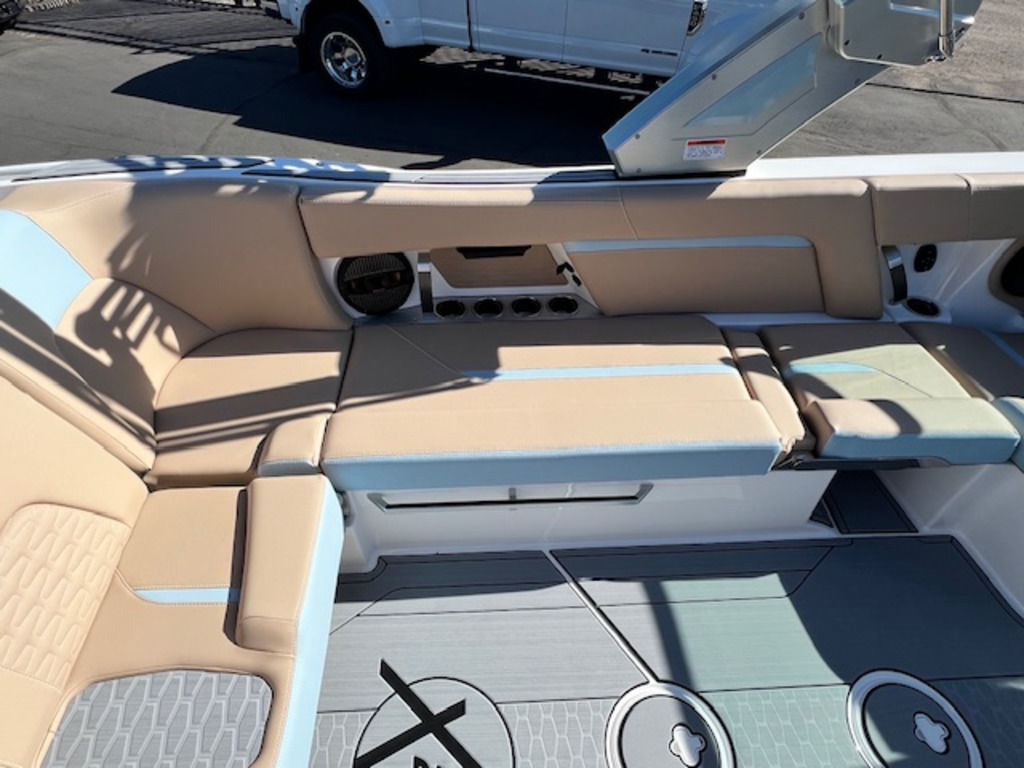 2024 Mastercraft X24