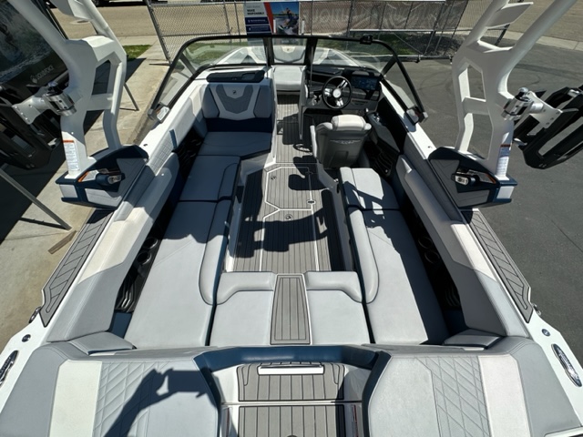 2021 Nautique G23