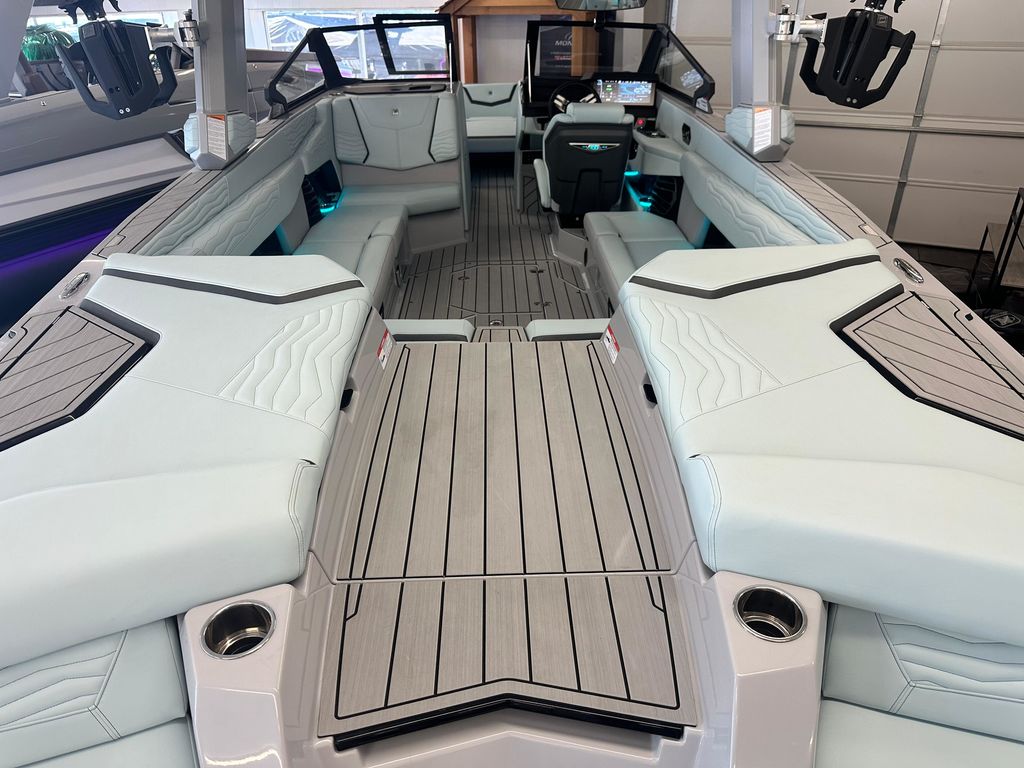 2025 Nautique G25