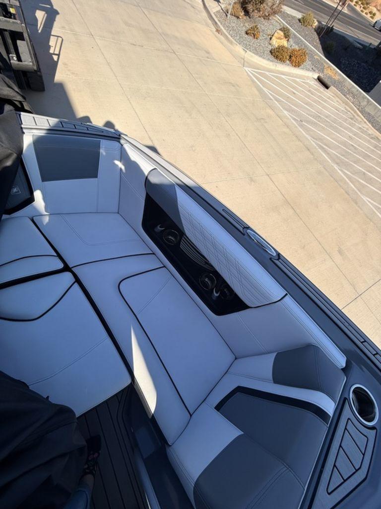 2019 Nautique G23