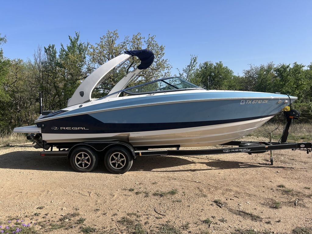 2017 Regal 2300