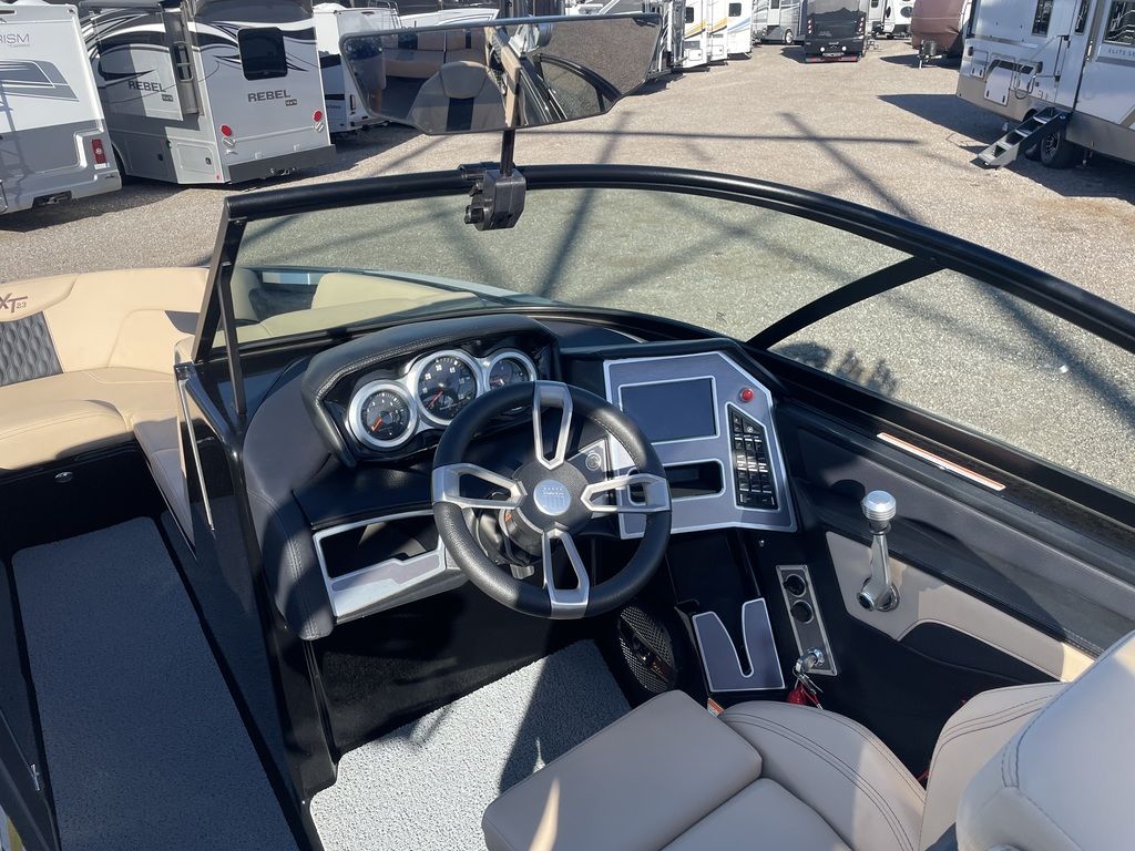 2023 MasterCraft XT23