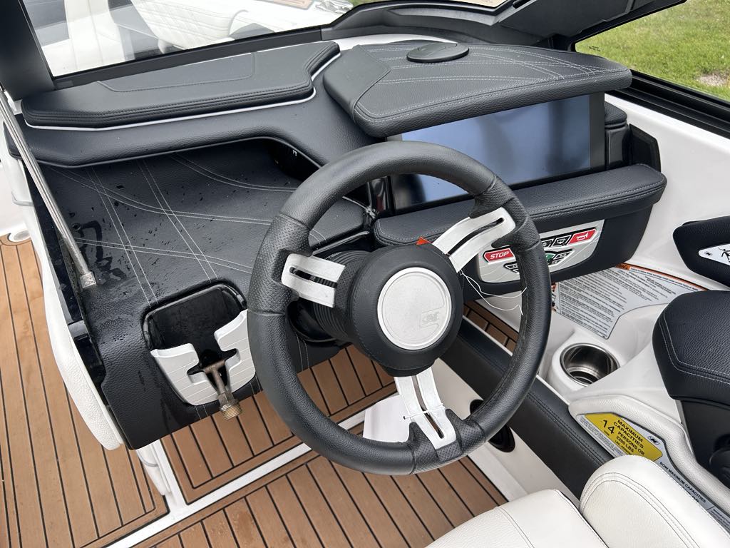 2020 Nautique G21 - New Arrival!! - Only 134 Hours