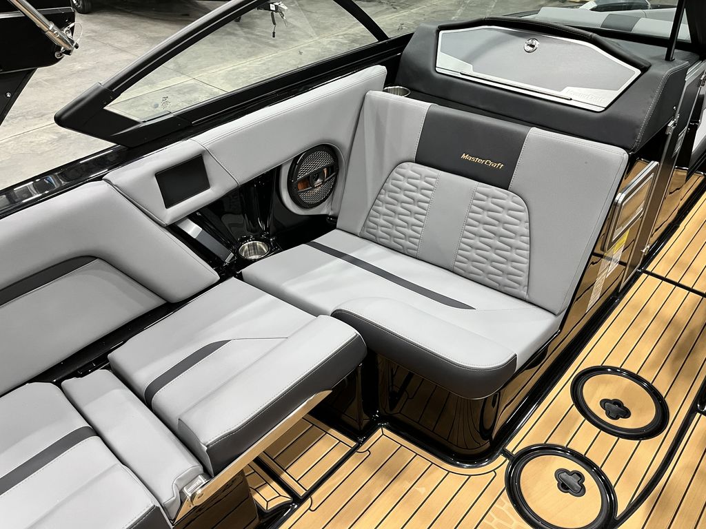 2024 MasterCraft X24