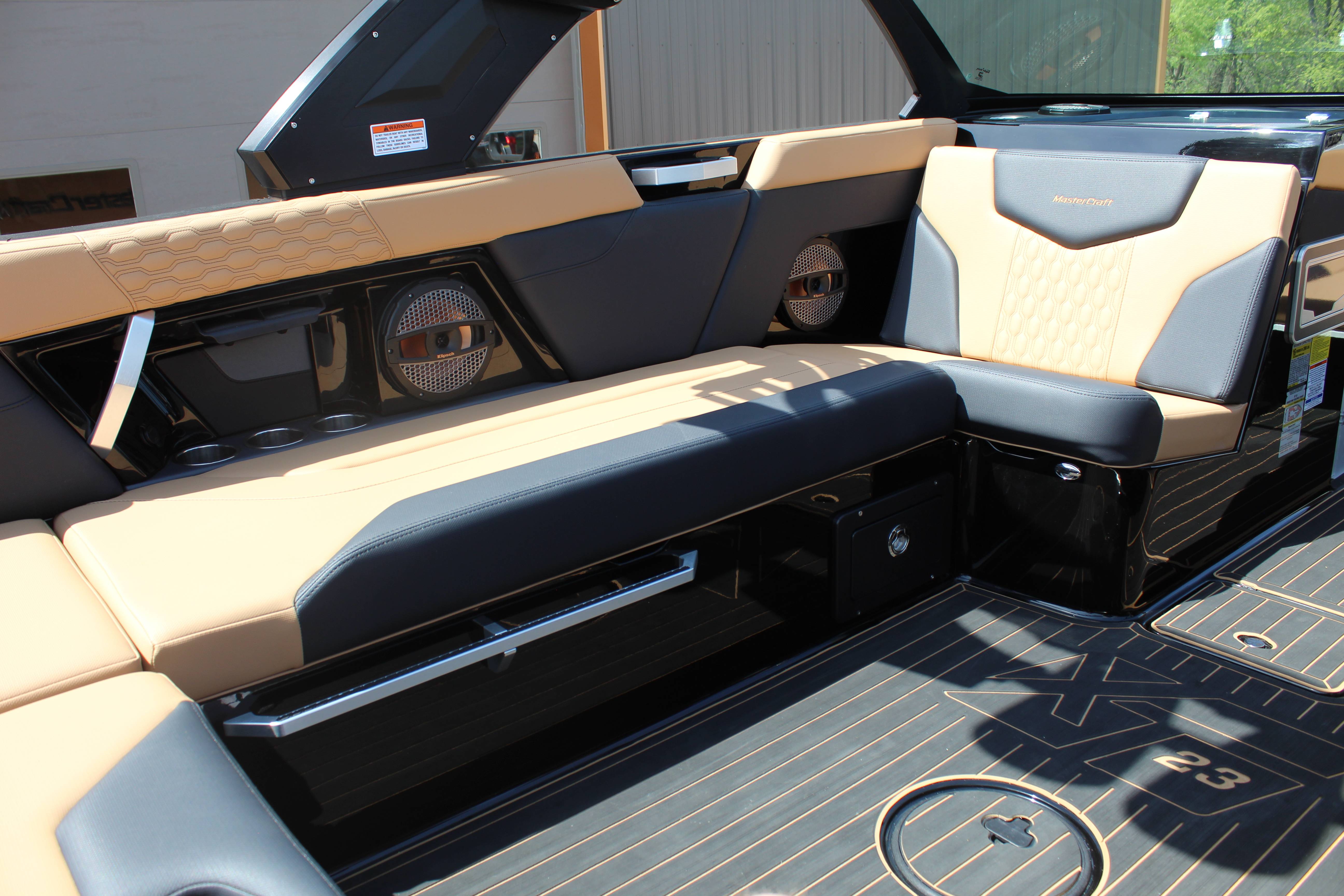 2024 MasterCraft XT23