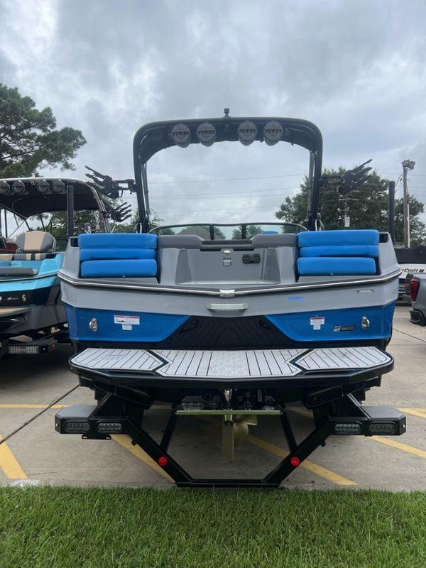 2024 MasterCraft XT23