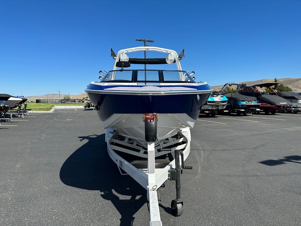 2024 Supreme Boats S220