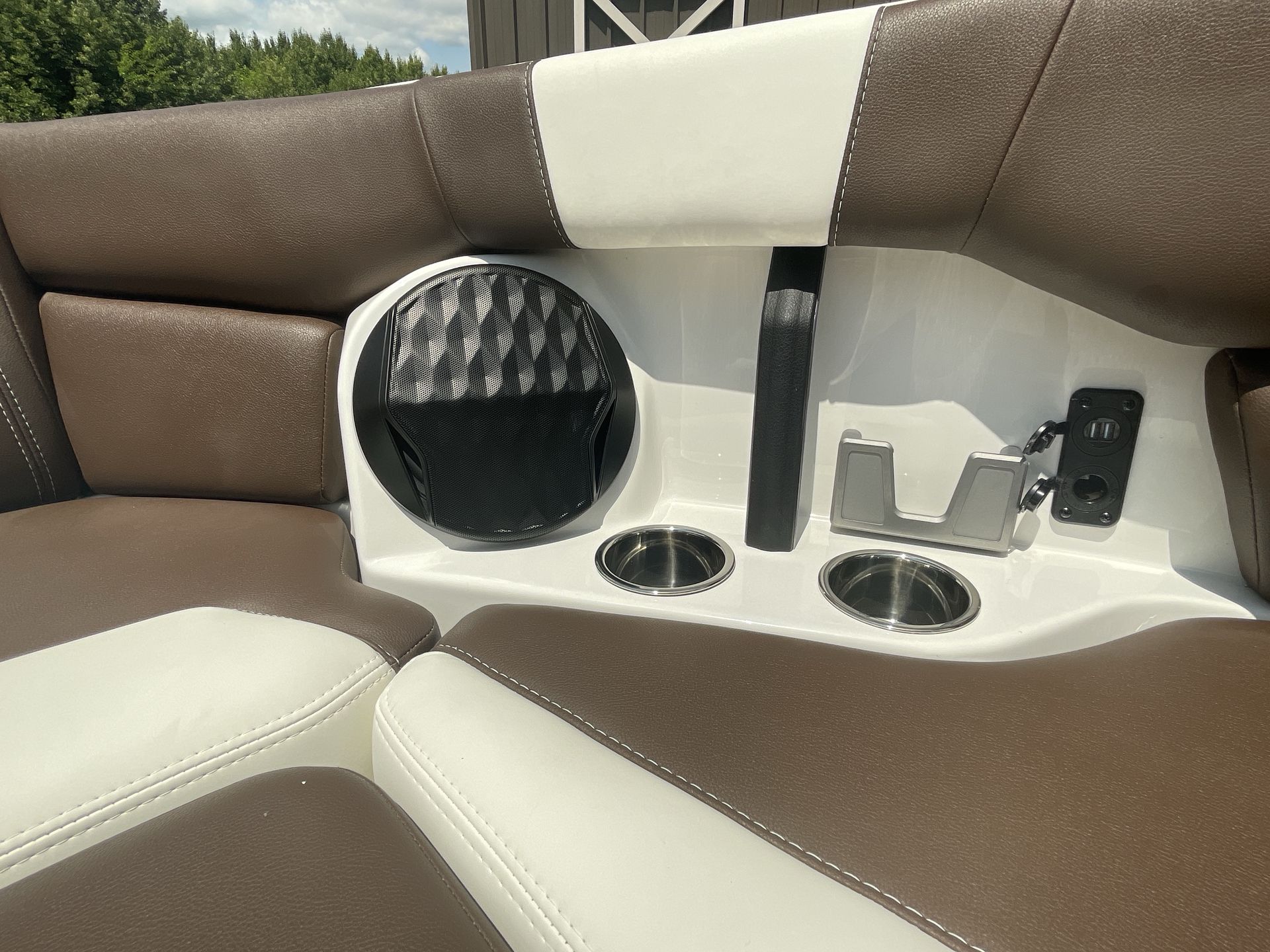 2024 Malibu 22 LSV