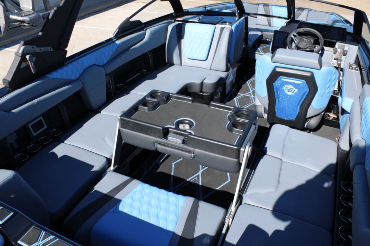 2025 Malibu M230