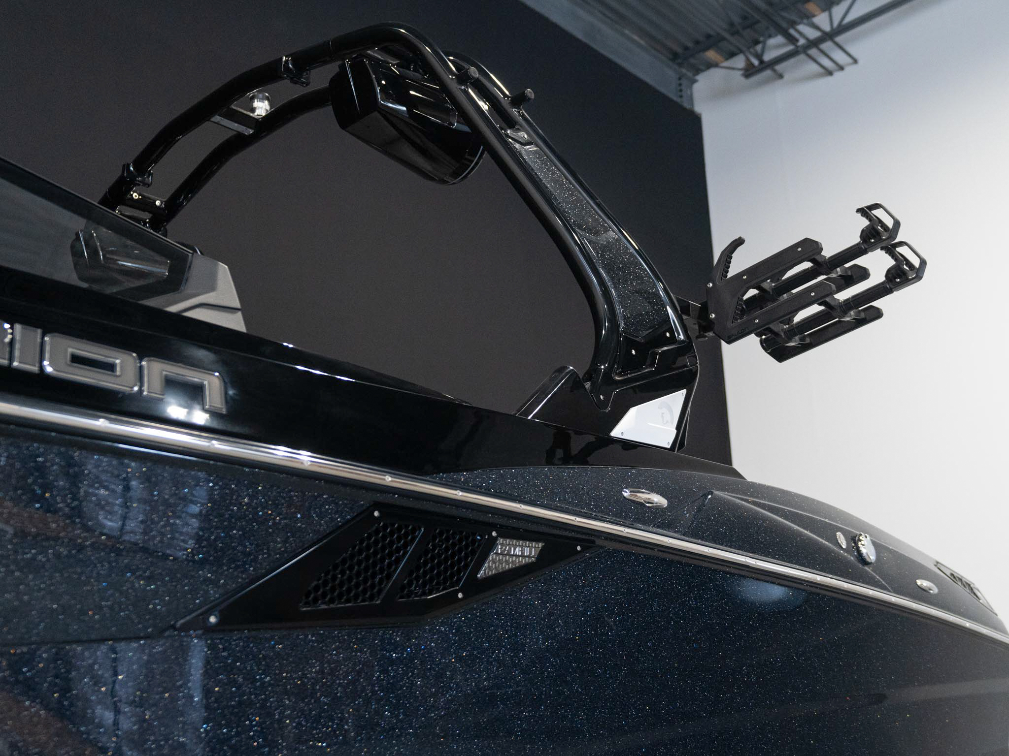 2025 Centurion Fe23 – Black / Black Flake