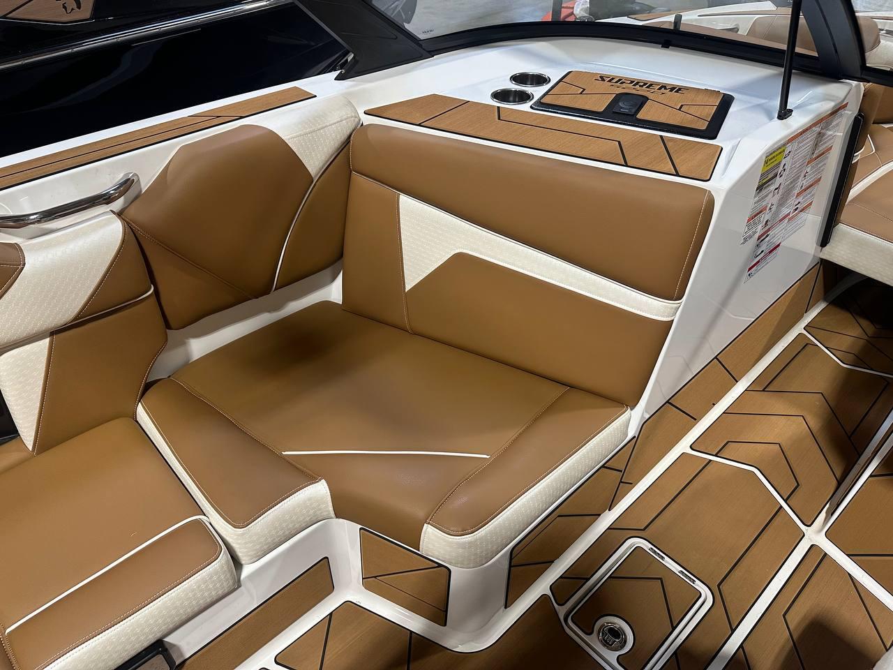 2023 Supreme S220 *Cleanest USED LOW HOURS* $708.66/mo OAC 5.99%