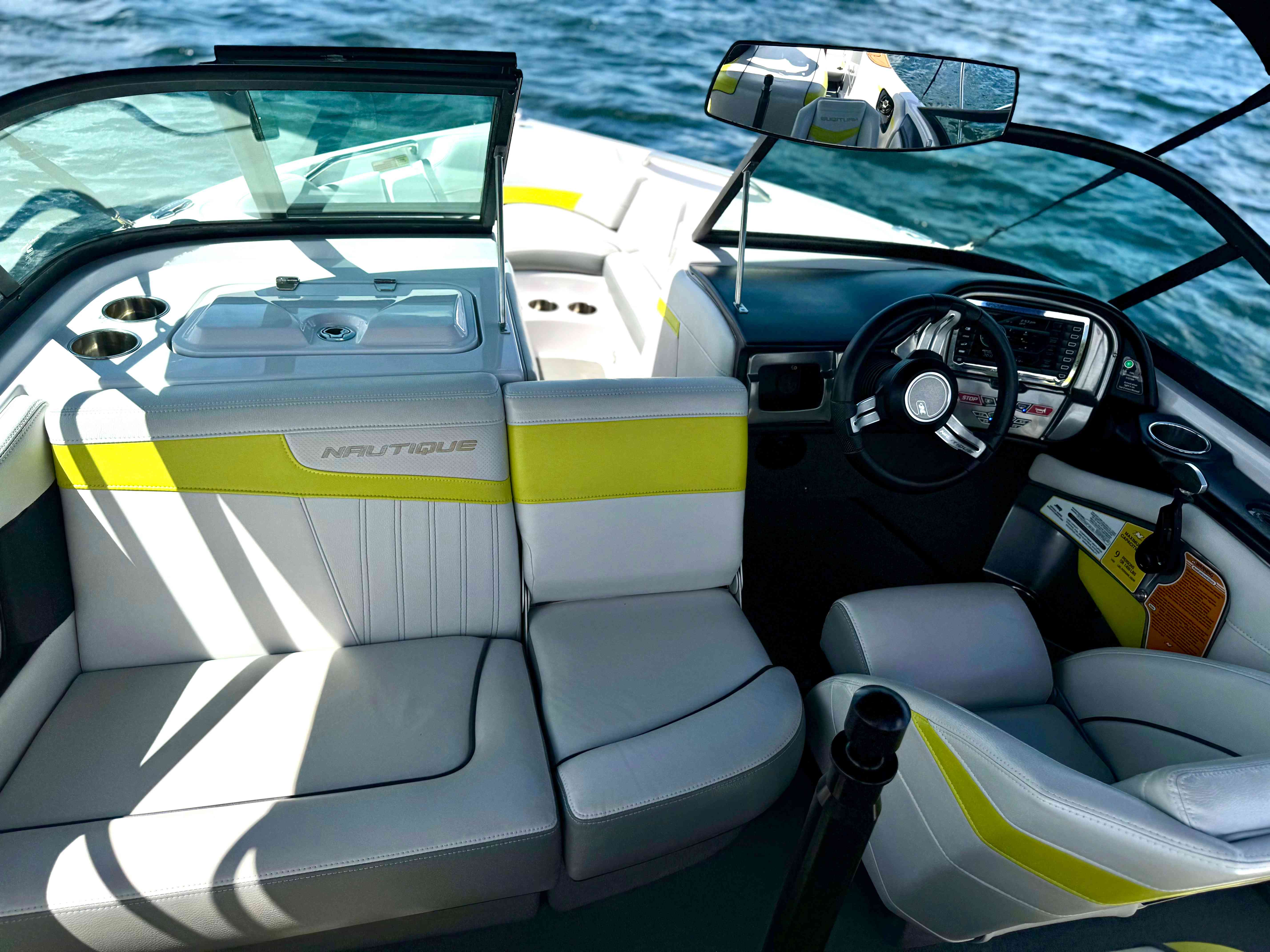 2015 Nautique 200