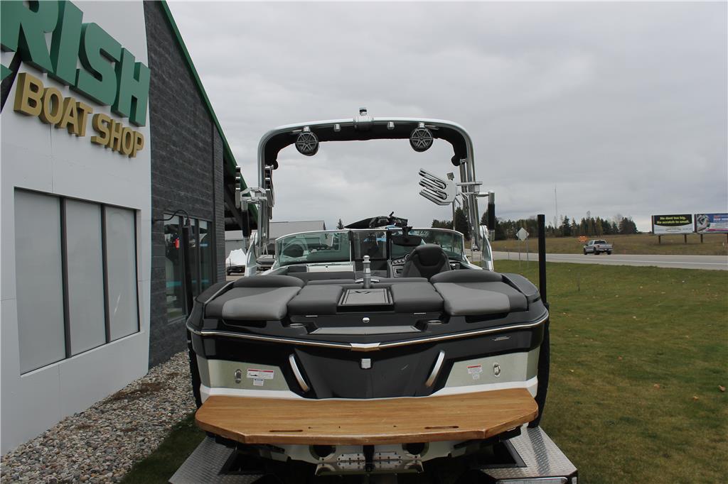 2017 MasterCraft XT20