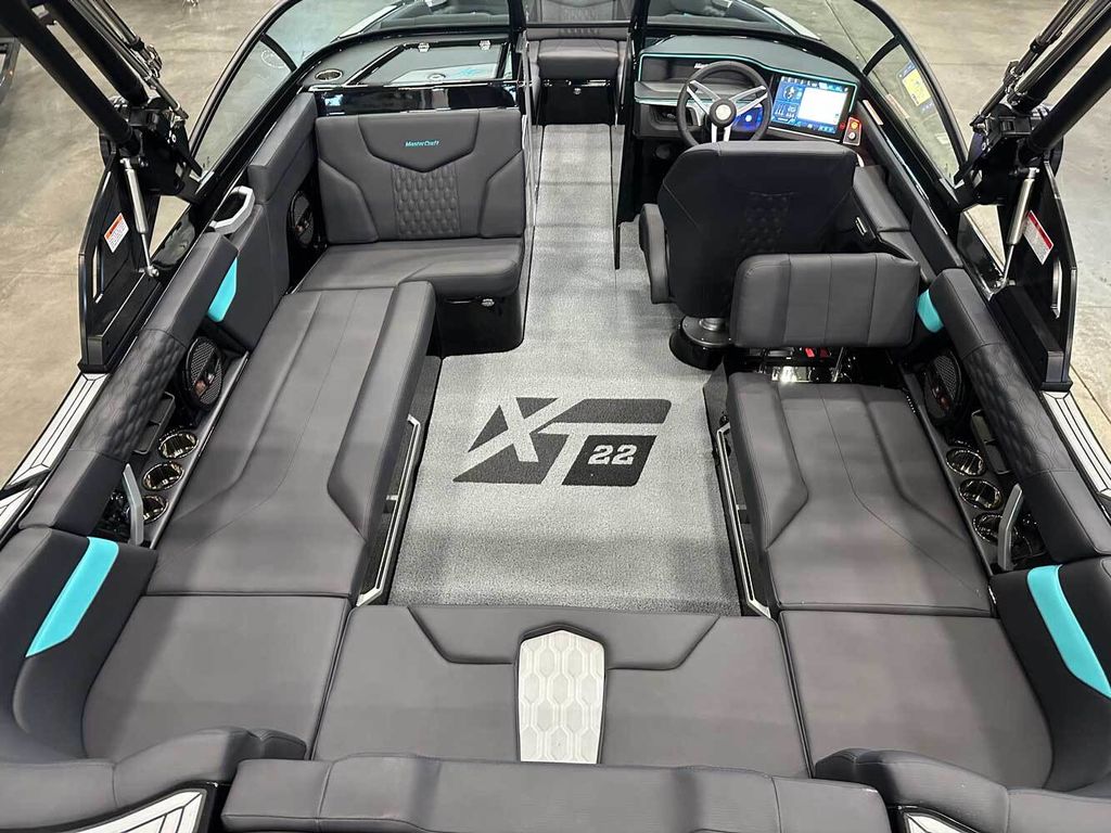 2025 MasterCraft XT22