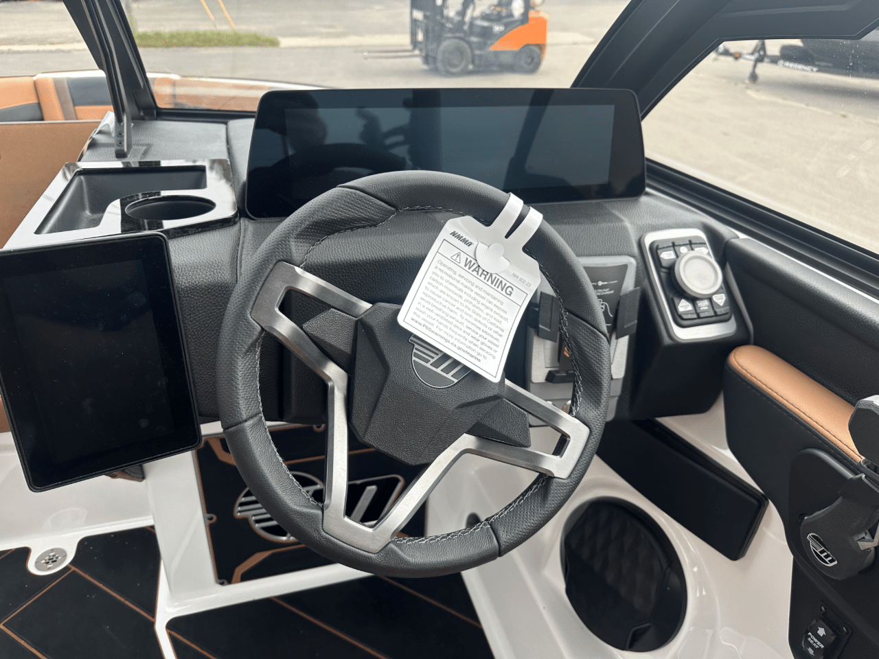 2025 Malibu 23 LSV