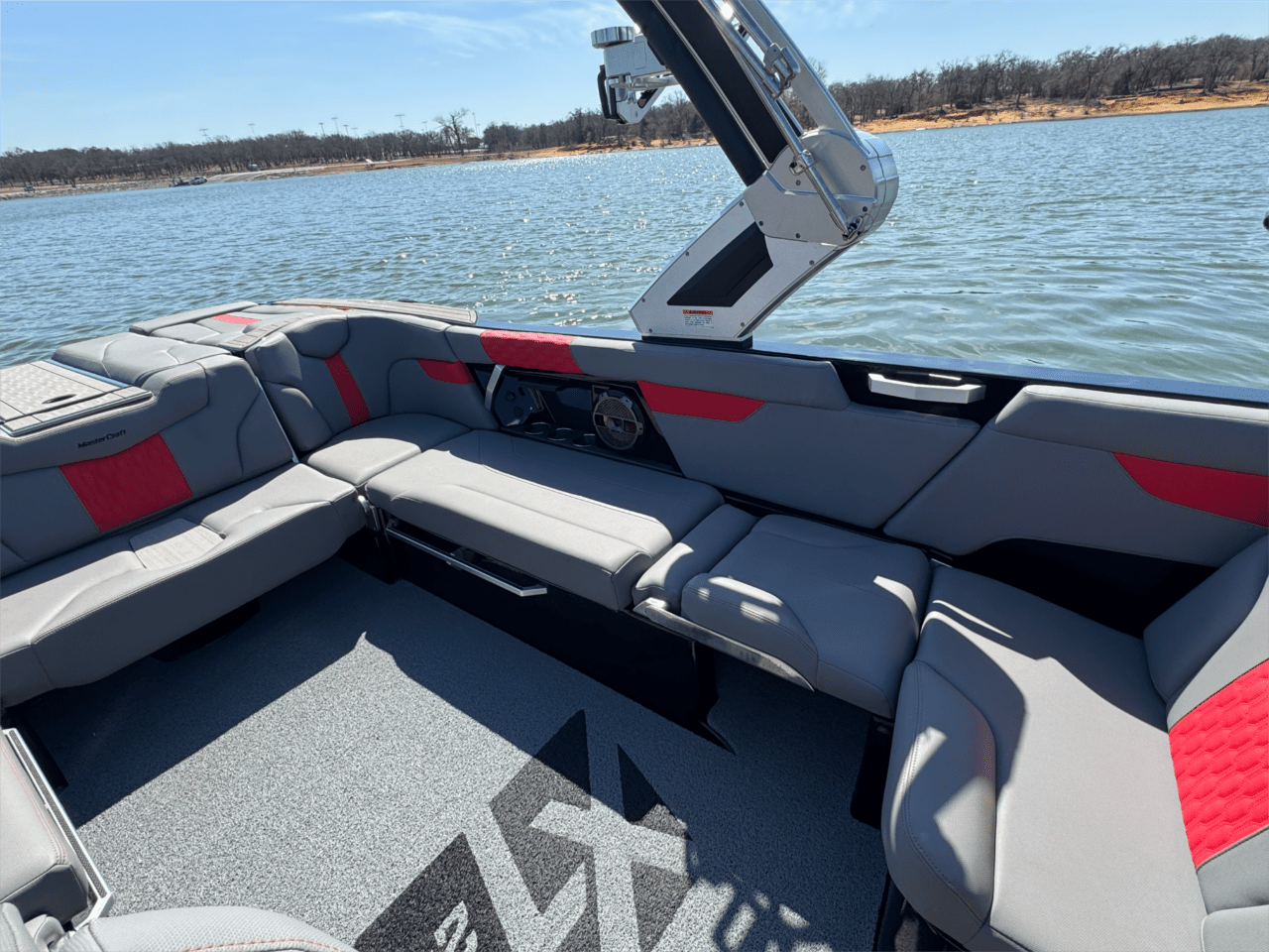 2022 MasterCraft XT24