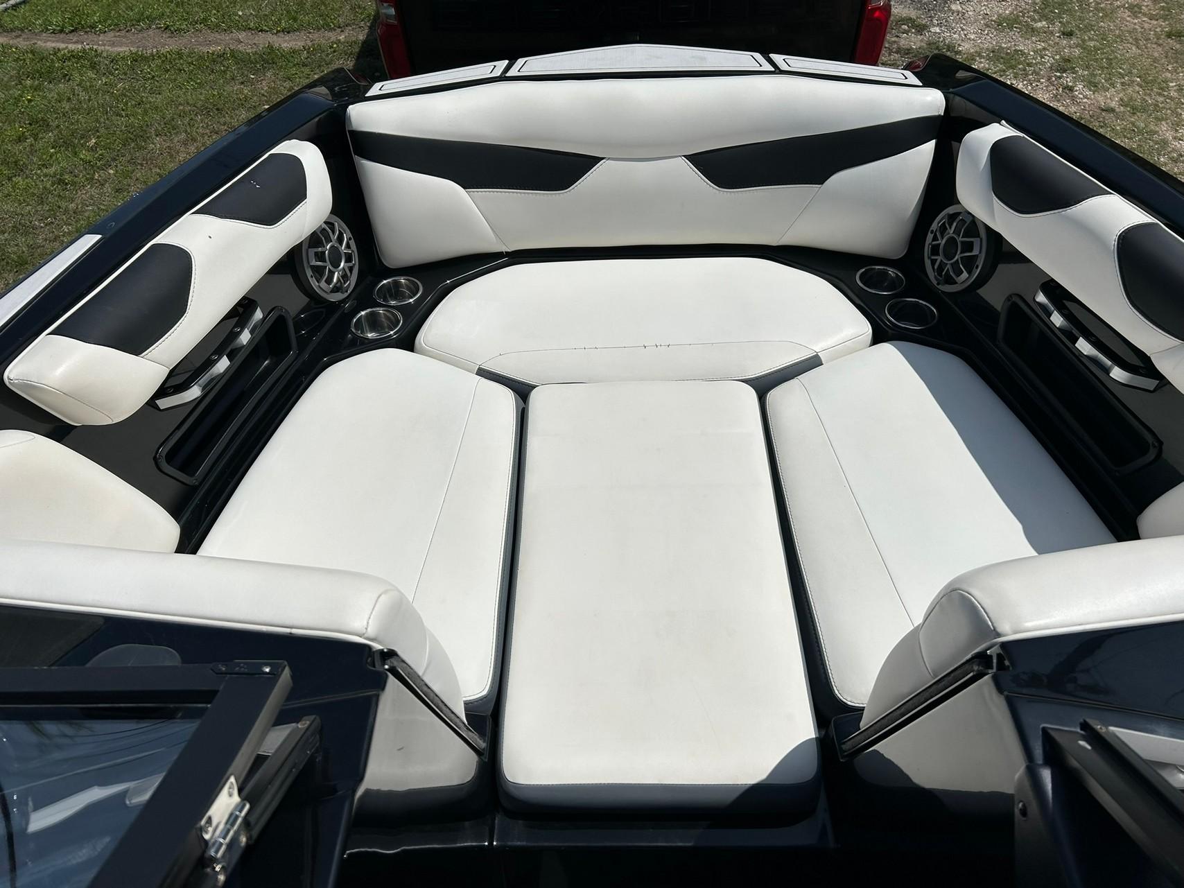 2019 Axis A22 – 123 Hours With Trailer!