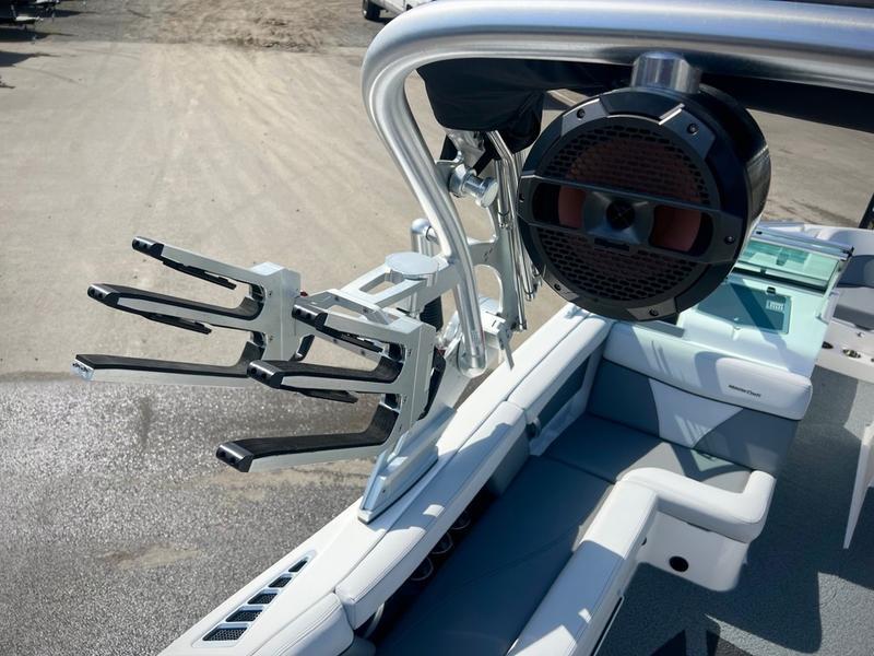 2019 MasterCraft XT21