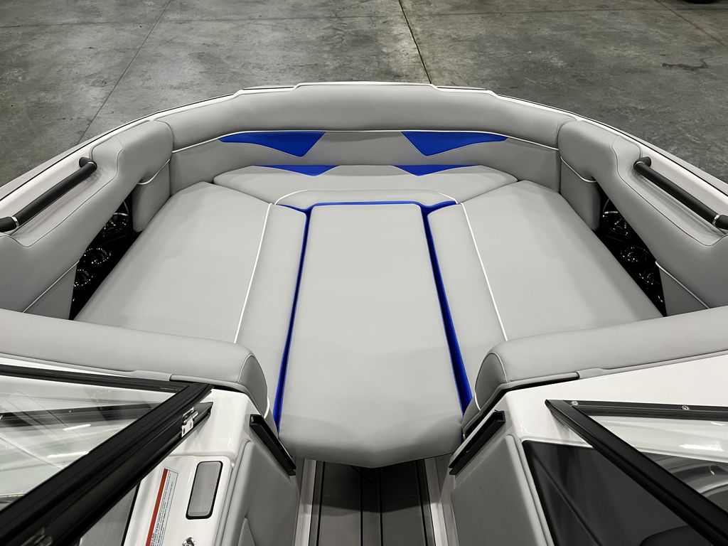 2023 MOOMBA Makai