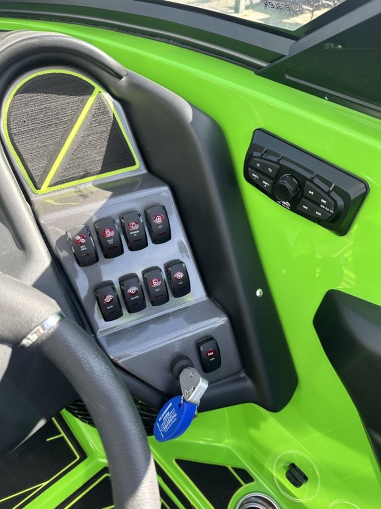 2024 supreme boats ZS212