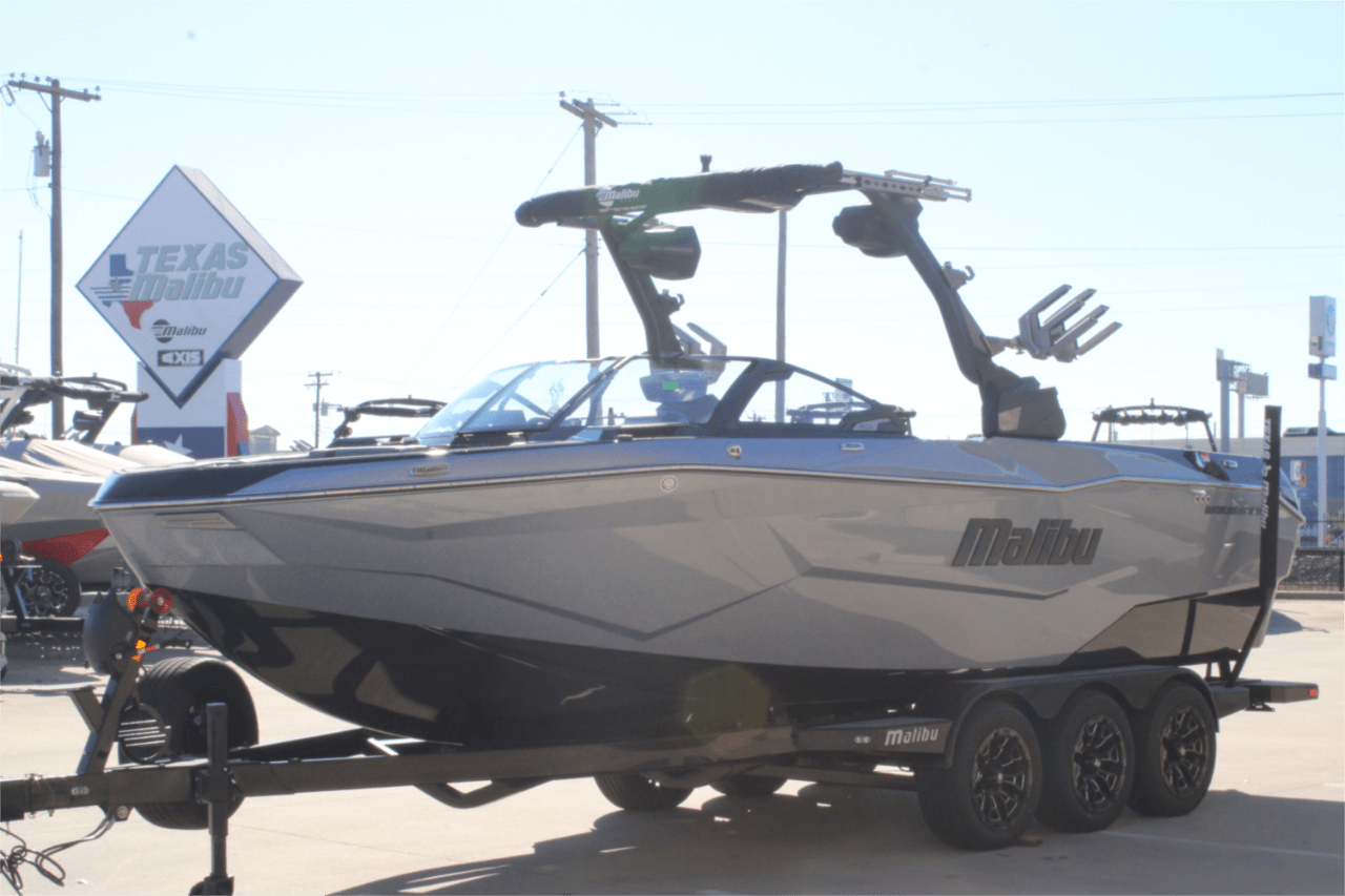 2025 Malibu 25 LSV