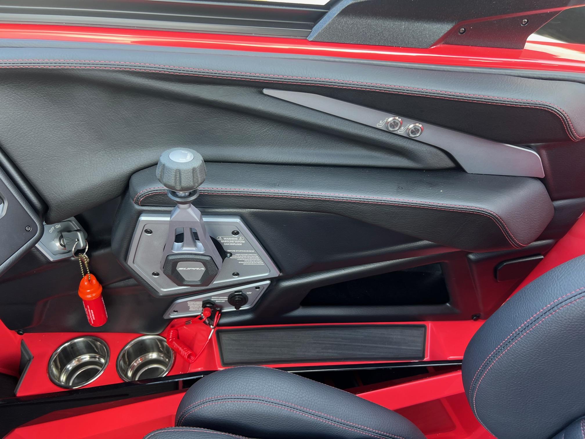 2025 SUPRA SL450 LOADED WITH POWER BIMINI PLUS