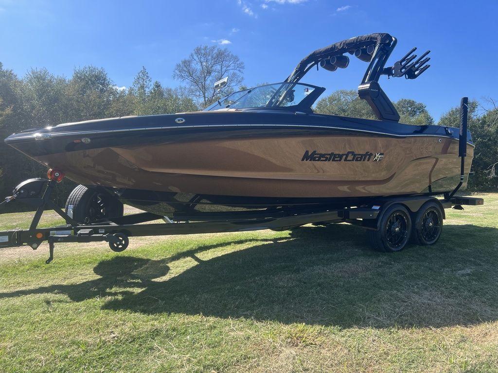 2024 MasterCraft XT23 Ashley Kidd Edition