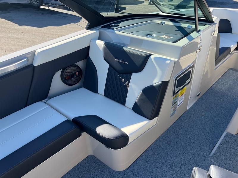 2025 MasterCraft XT22