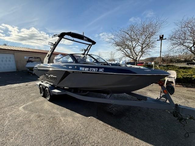 2020 Malibu 23 LSV