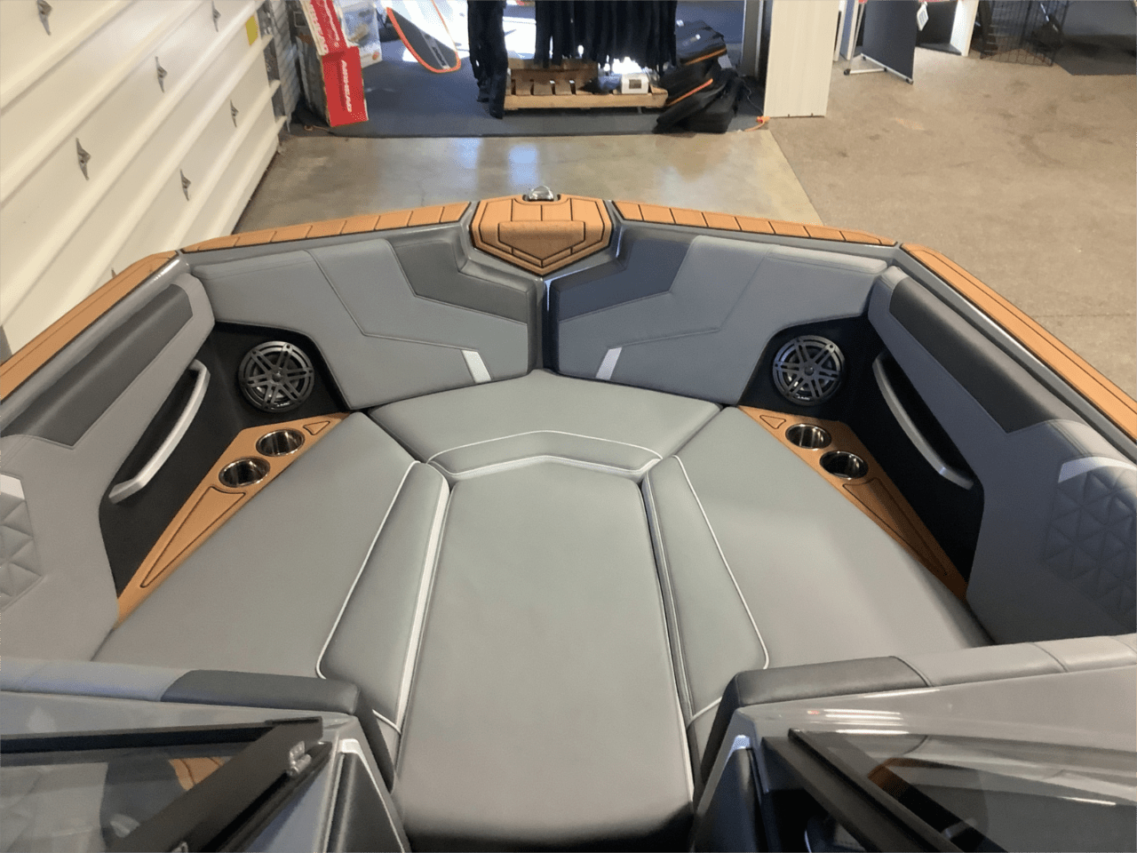 2025 Nautique GS24