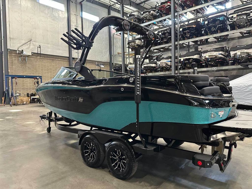 2025 MasterCraft XT22