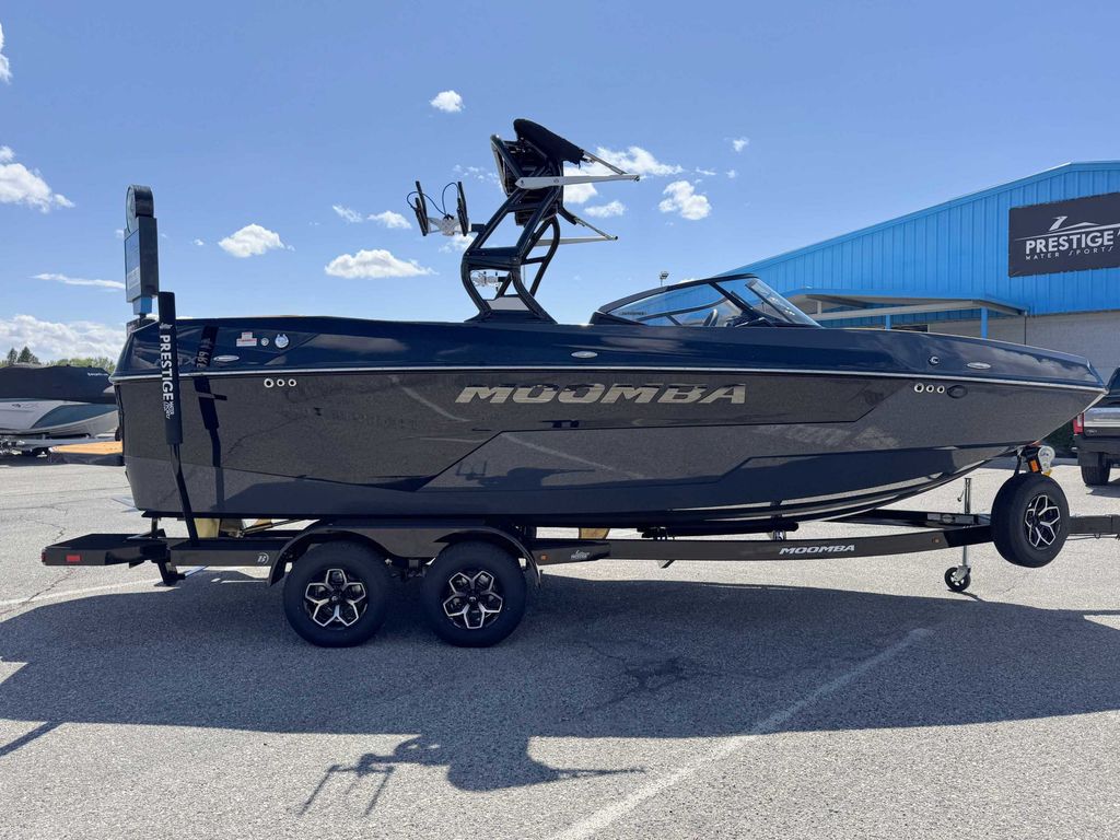 2025 MOOMBA Max