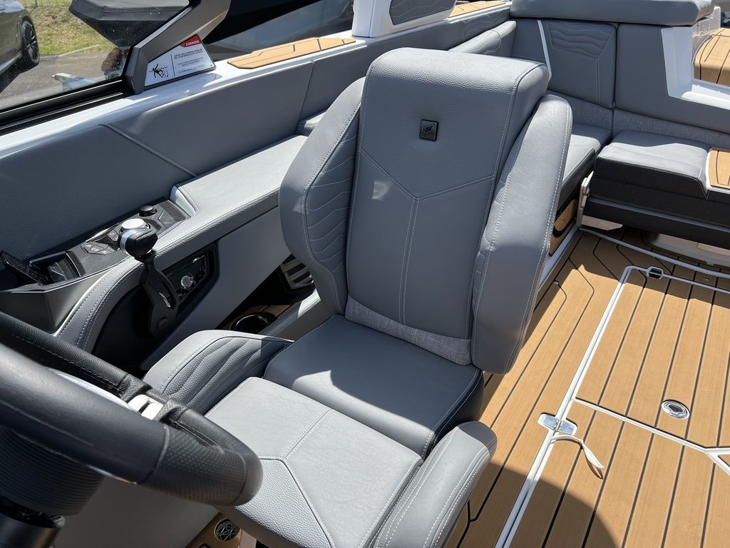 2025 Nautique G23