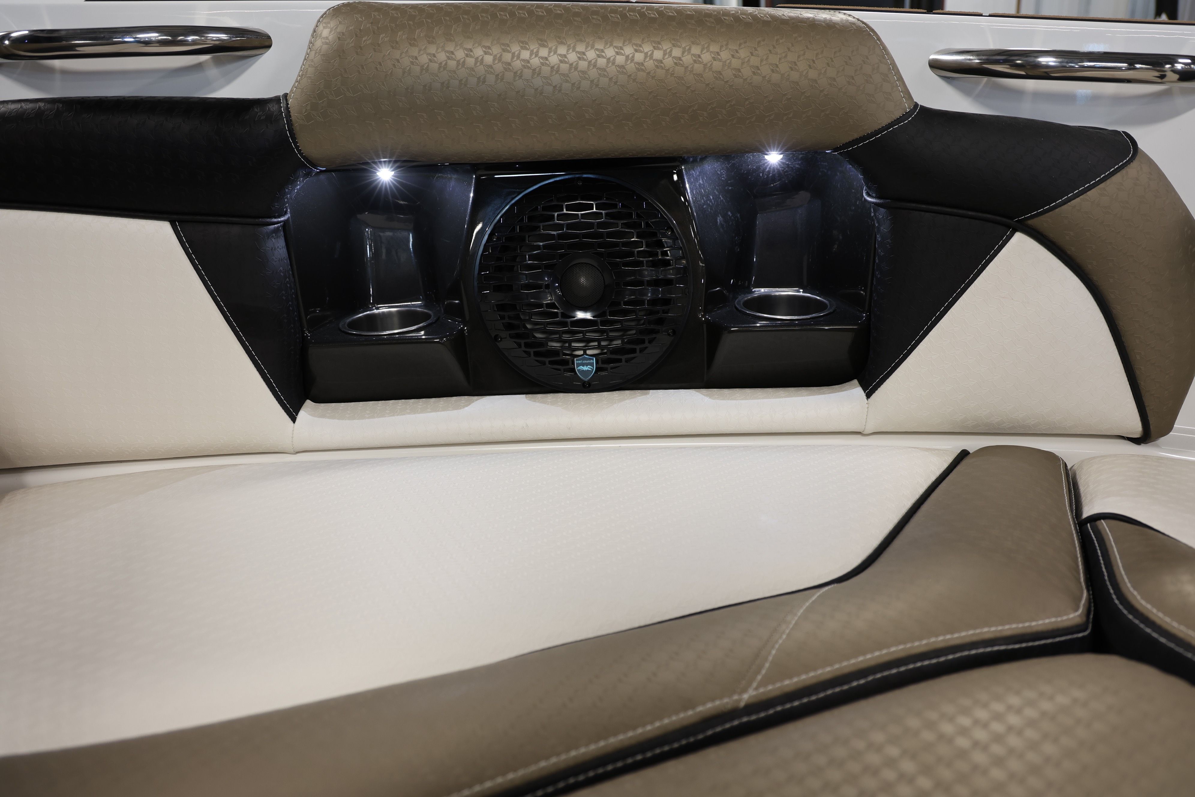 2025 Supreme Boats S220 Icon