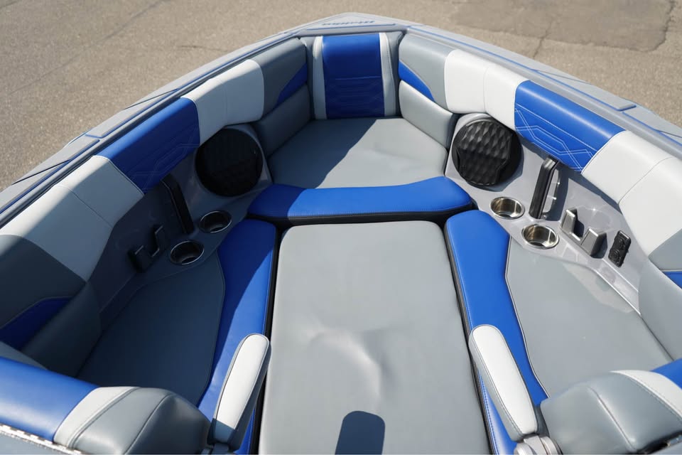 2022 Malibu Wakesetter 25 LSV