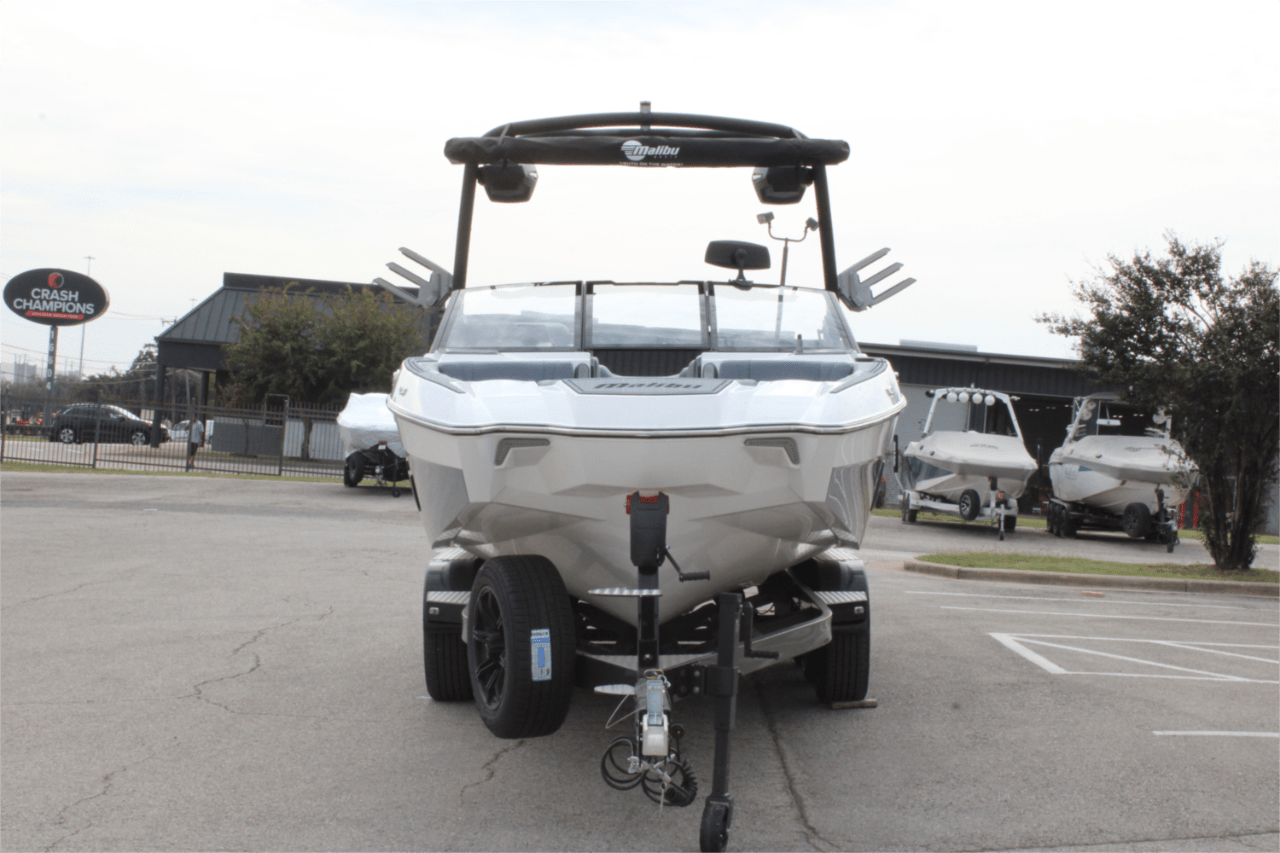 2025 Malibu 24 MXZ