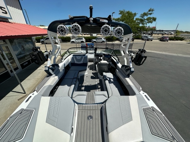 2021 Nautique G23