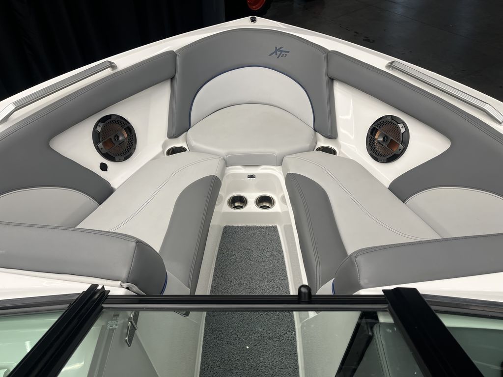 2019 MasterCraft XT23
