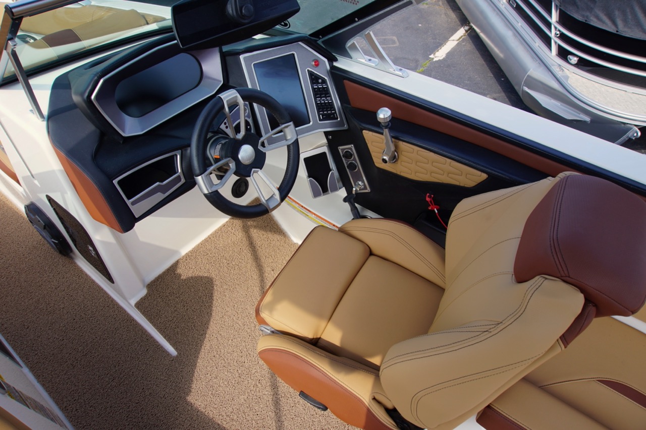 2019 MasterCraft X24