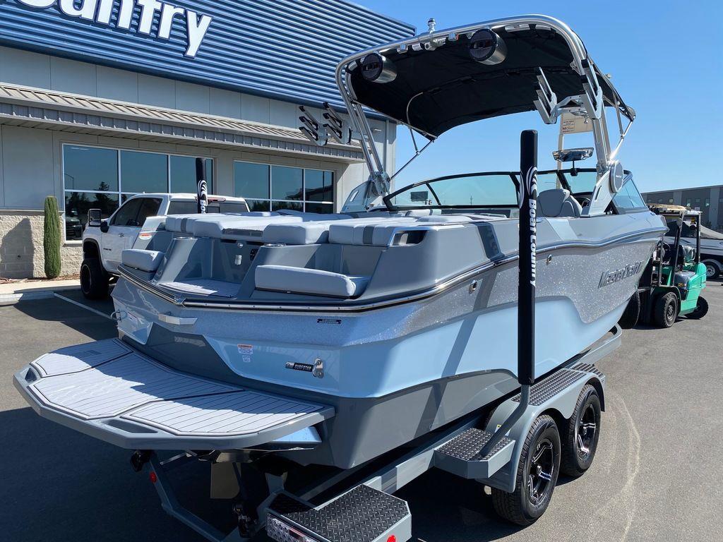 2023 MasterCraft XT23