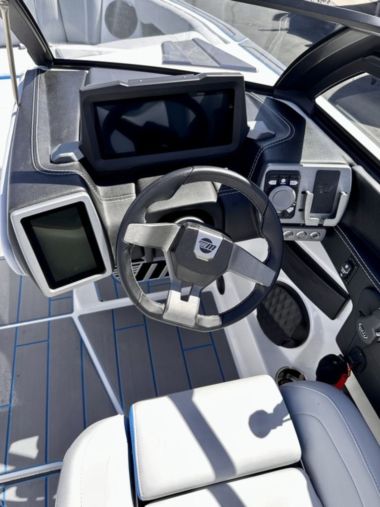 2024 Malibu Boats 24 MXZ